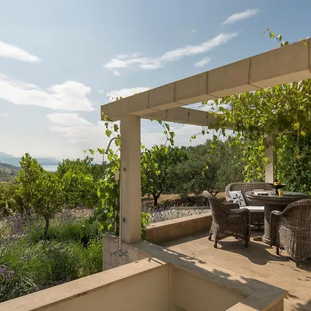 Isolated Five Star Luxury With Private Pool *