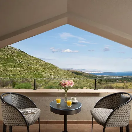 Isolated Five Star Luxury With Private Pool Holiday home