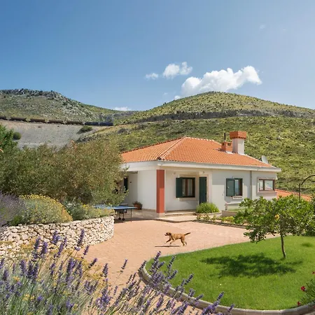 Isolated Five Star Luxury With Private Pool * Prgomet