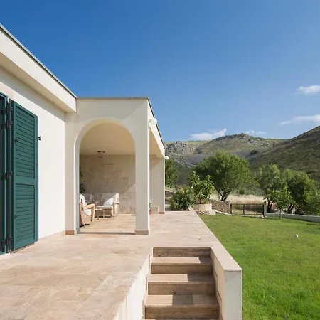 Nyaraló Isolated Five Star Luxury With Private Pool Prgomet