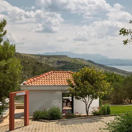 Nyaraló Isolated Five Star Luxury With Private Pool