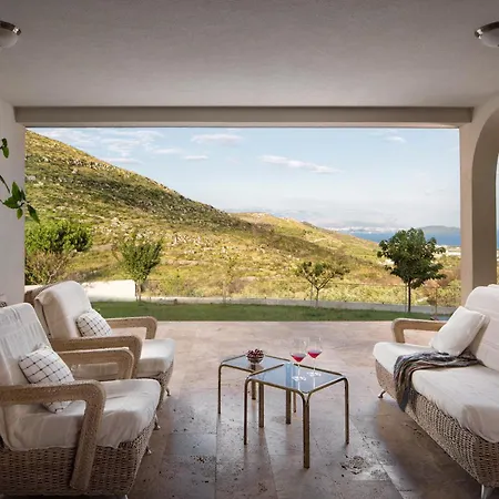 Isolated Five Star Luxury With Private Pool Vakantiehuis Prgomet