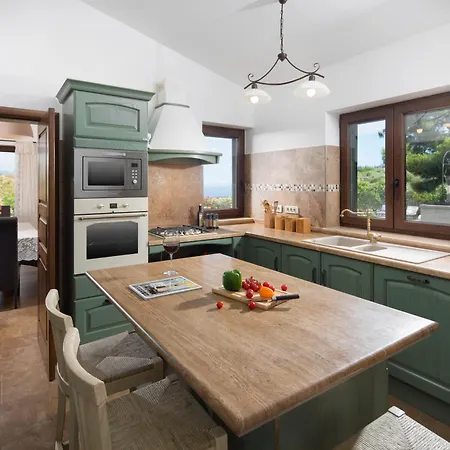 Isolated Five Star Luxury With Private Pool Vakantiehuis Prgomet