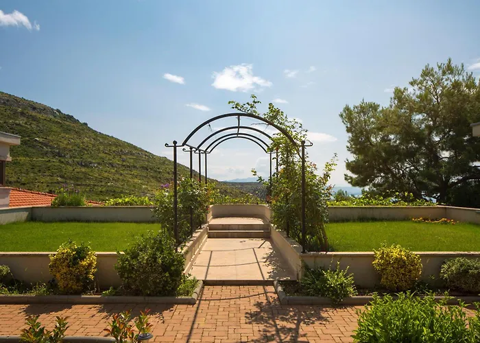 Сasa de vacaciones Isolated Five Star Luxury With Private Pool Prgomet