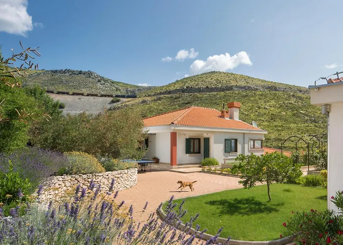 Isolated Five Star Luxury With Private Pool * Prgomet