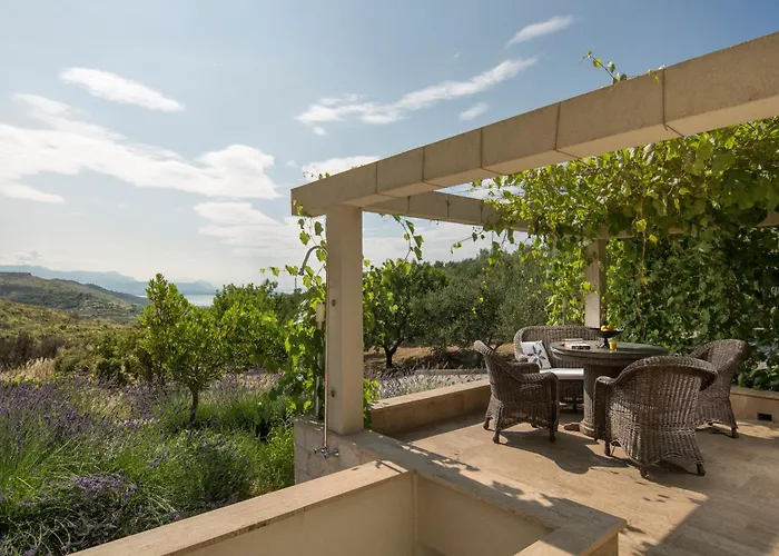 Isolated Five Star Luxury With Private Pool *